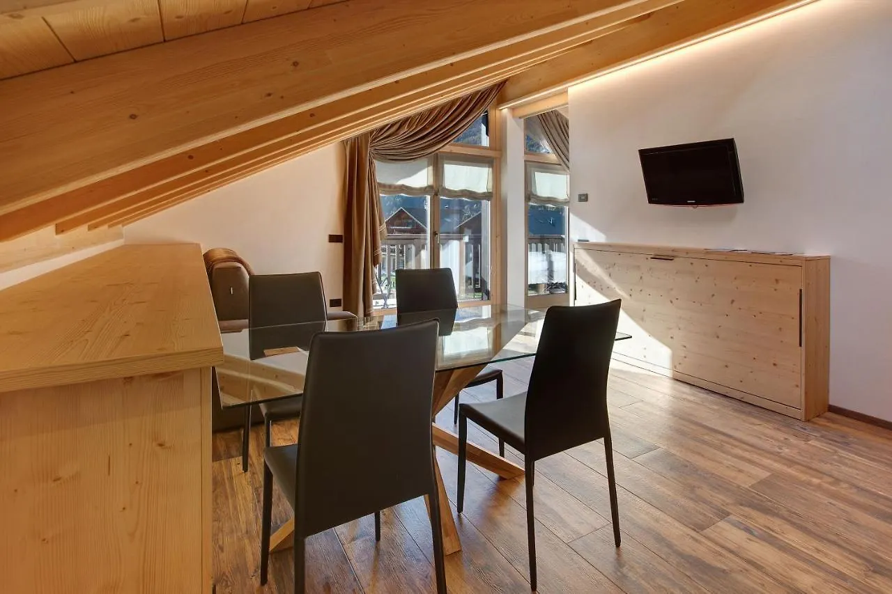Olympic Chalet 12 13 Bormio 0*,  Italia